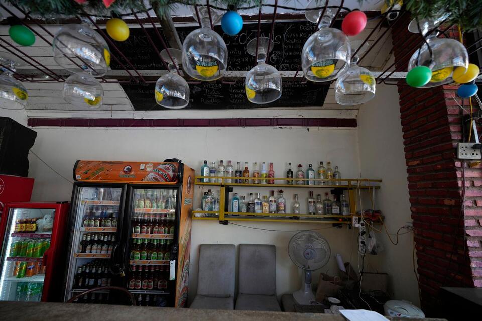 Tourist Goes Blind After Free Drinks in Laos