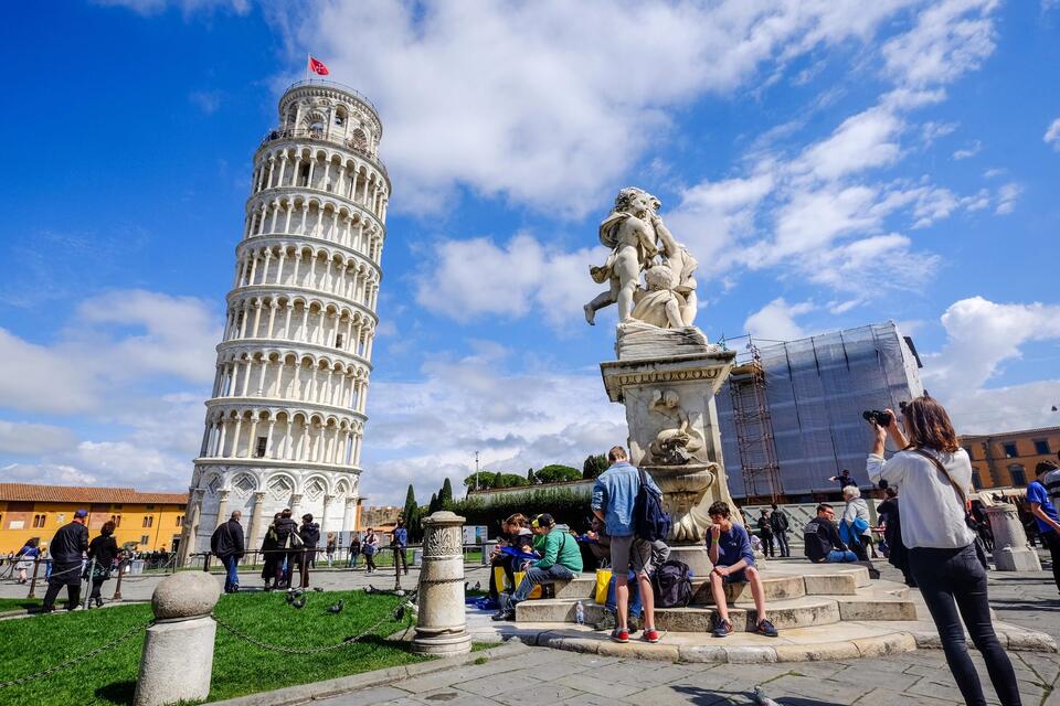 Instagram vs Reality: Travel Spots Exposed