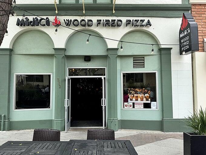 Ventura’s pizza spot locals can’t stop raving about