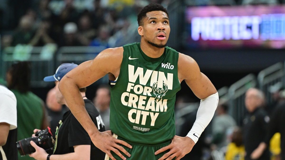 Bucks fans, we're wasting Giannis again