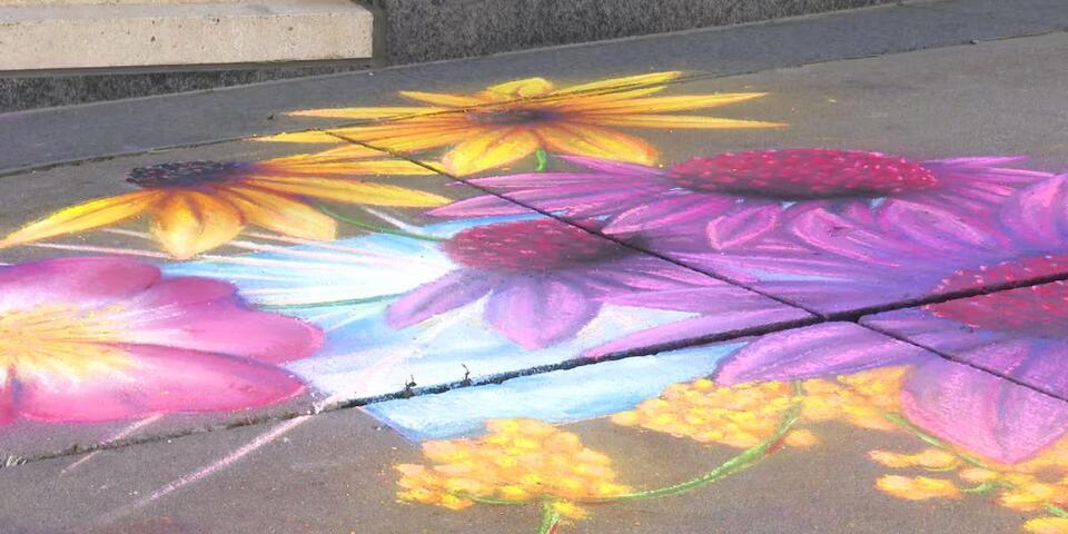 Local flowers brighten Omaha’s sidewalks
