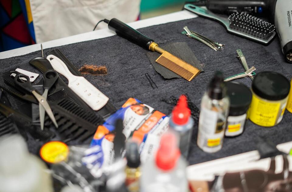 Detroit’s mobile salon brings hope to shelters