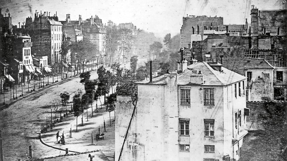 Did Daguerre Steal the Spotlight? 📸