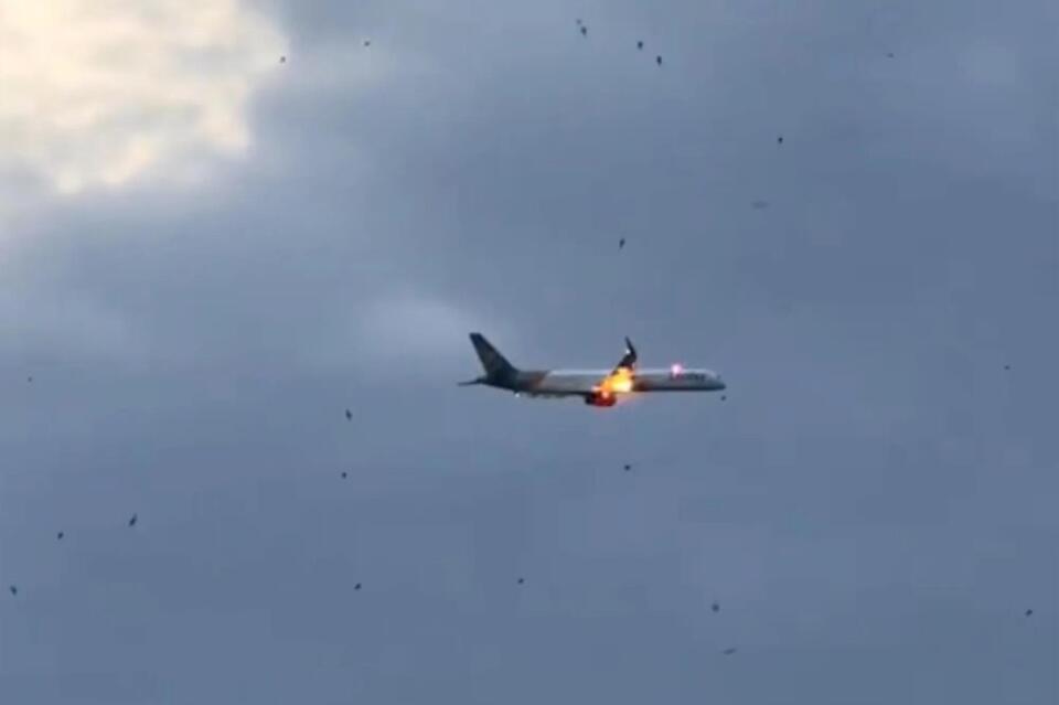 Plane Engine Fire: Would You Send Goodbye Texts?