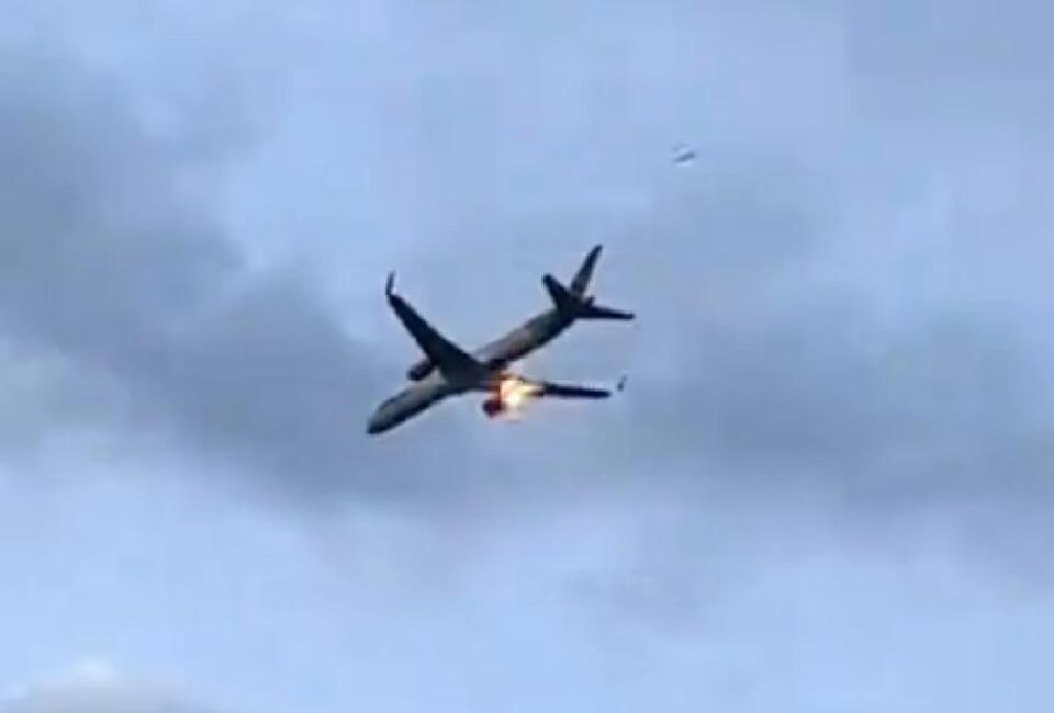 Plane Engine Fire: Would You Send Goodbye Texts?