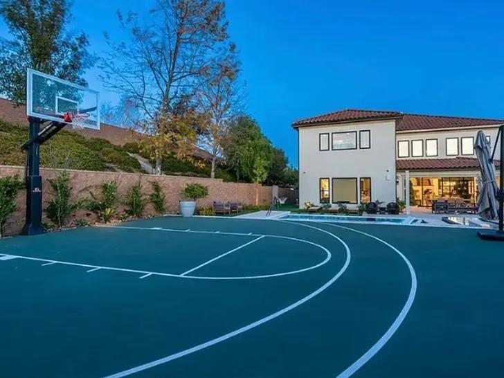 Chatsworth mansion with NBA flair sells for $2.85M