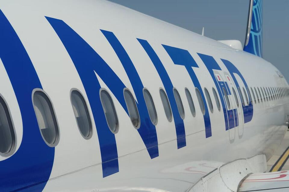 United Airlines' 'Window' Seats Have No Windows?!