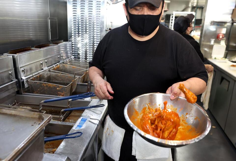 Wingnutz brings more heat to downtown Buffalo