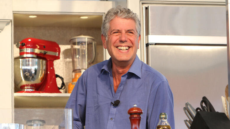 Chicago’s hot dog legends: Bourdain’s top picks