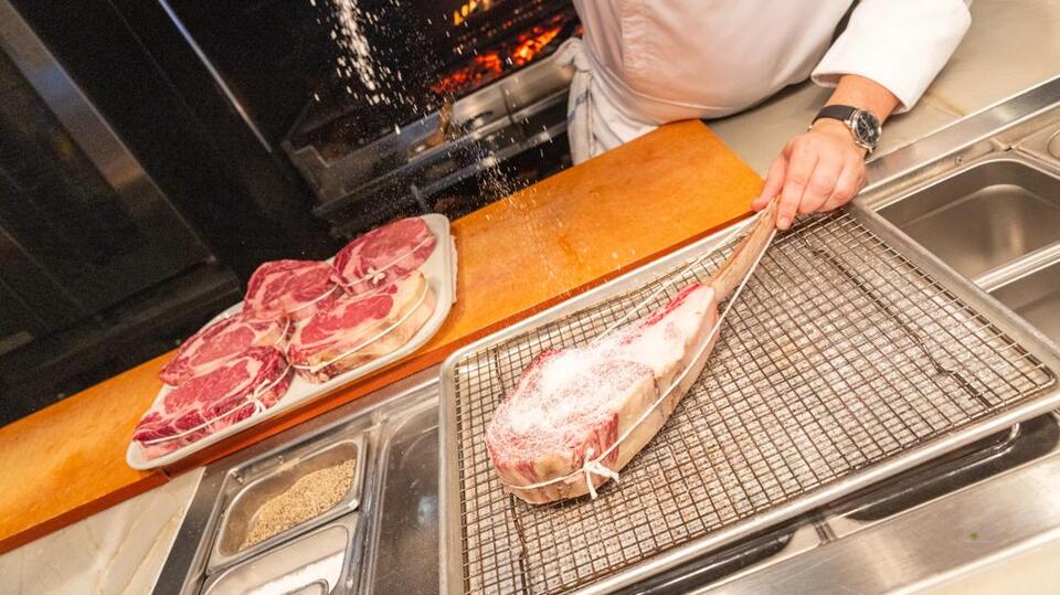 Chicago’s steakhouse boom: Too much beef?