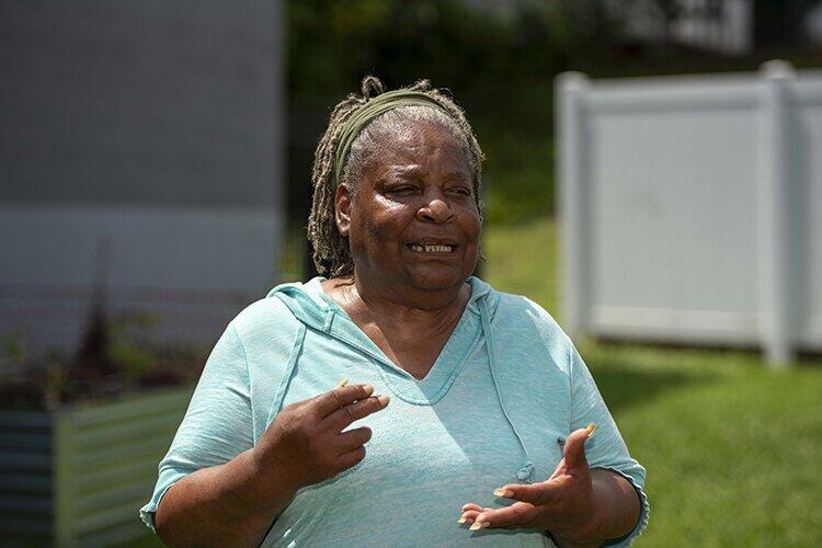 Neighbors turn empty lots into food oases