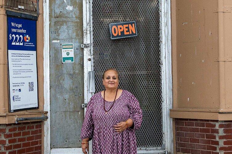Neighbors turn empty lots into food oases