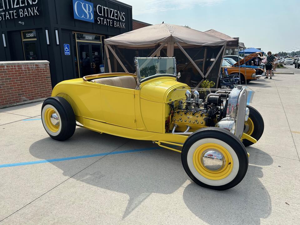 Classic cars take over Woodward Ave