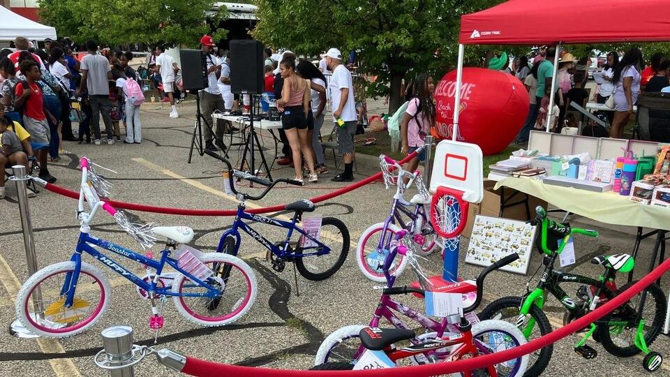 Grand Rapids unites for back-to-school boost