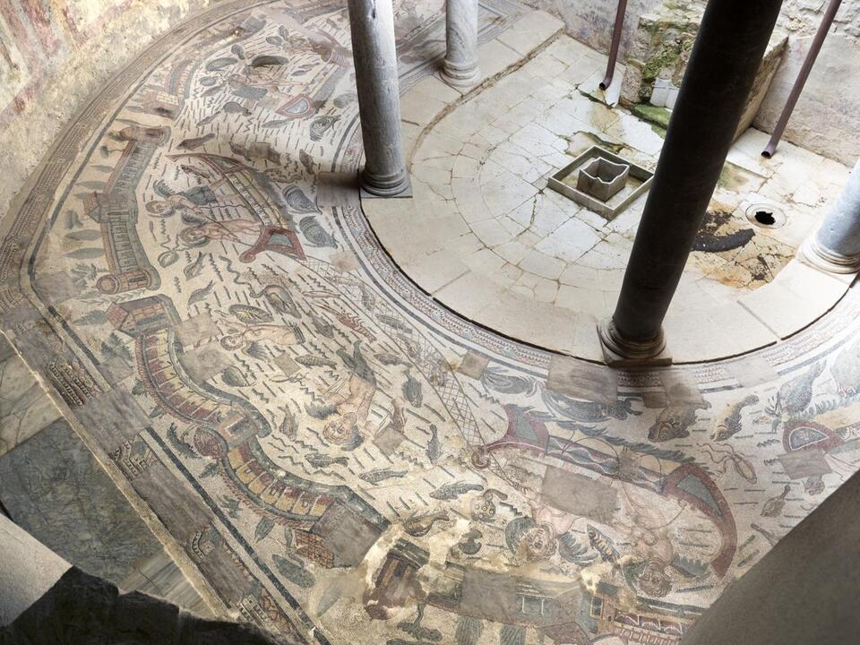 Roman Flip-Flops? 👡 Ancient Fashion Drama!