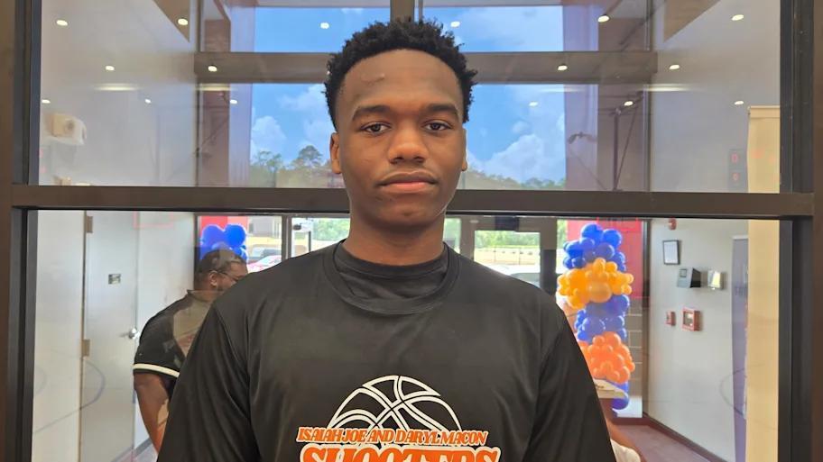 Arkansas hoops makes bold move with 10th-grader