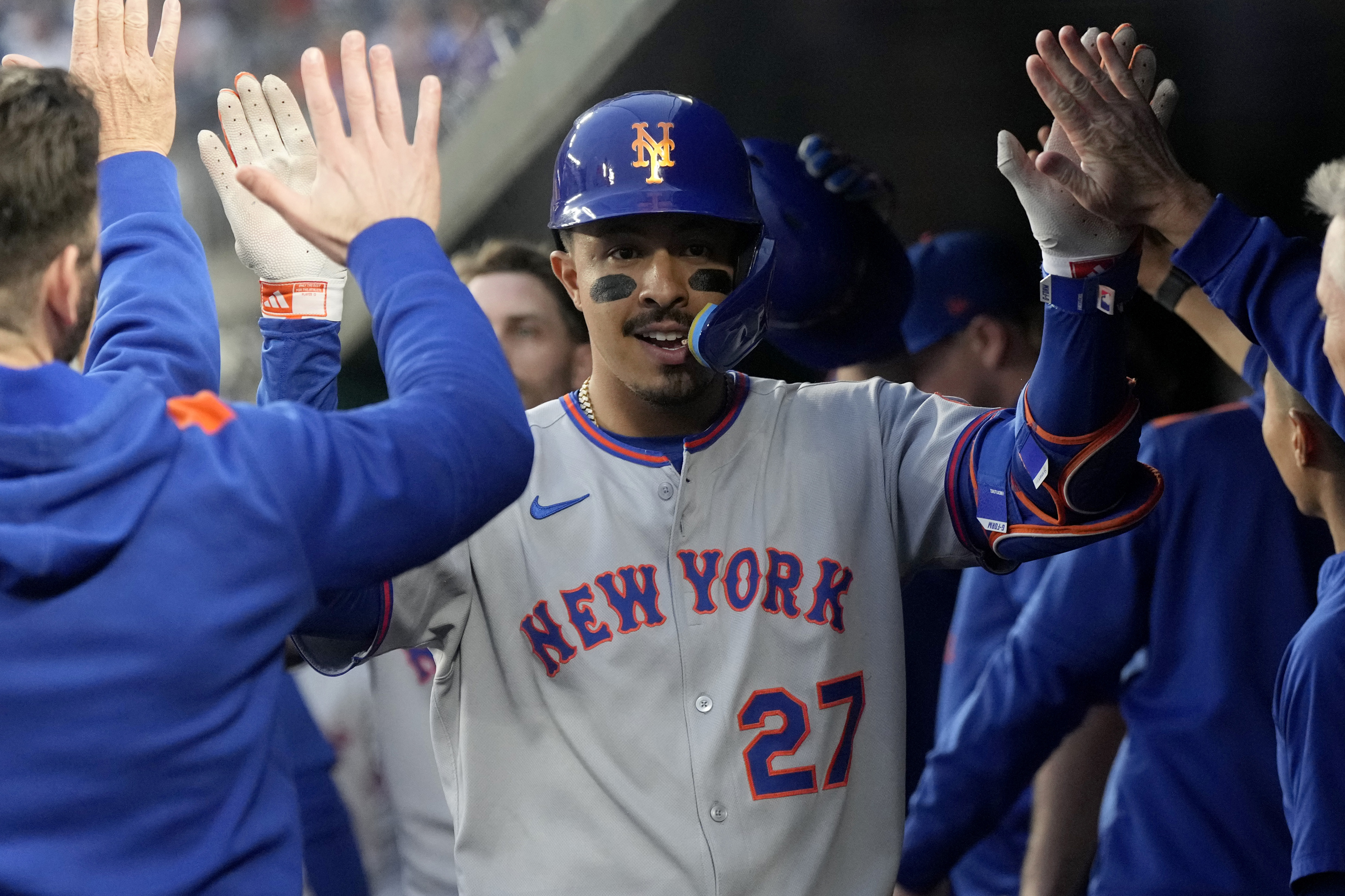 Peterson silences Nats, Mets bats explode