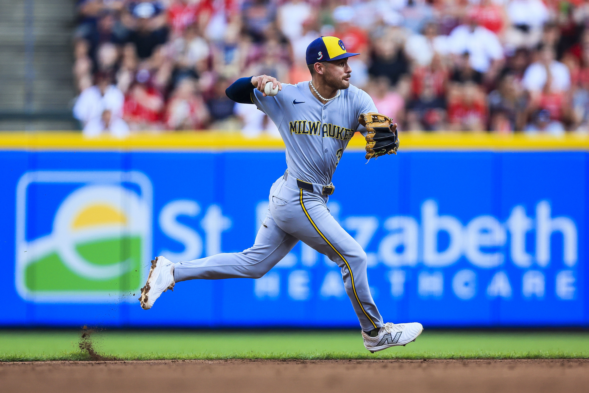Brewers bats go ice-cold, Ortiz goes down
