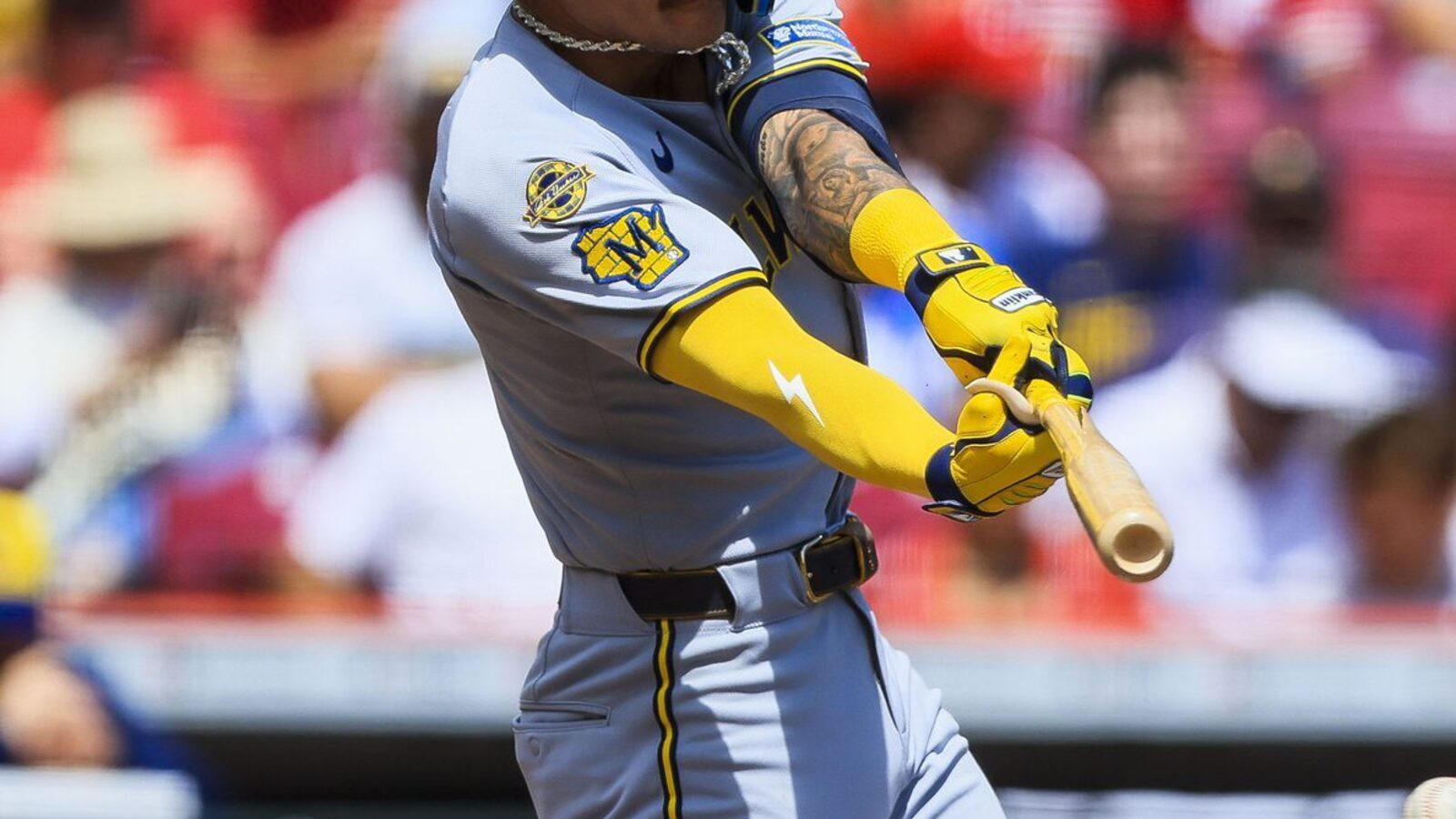 Brewers bats go ice-cold, Ortiz goes down