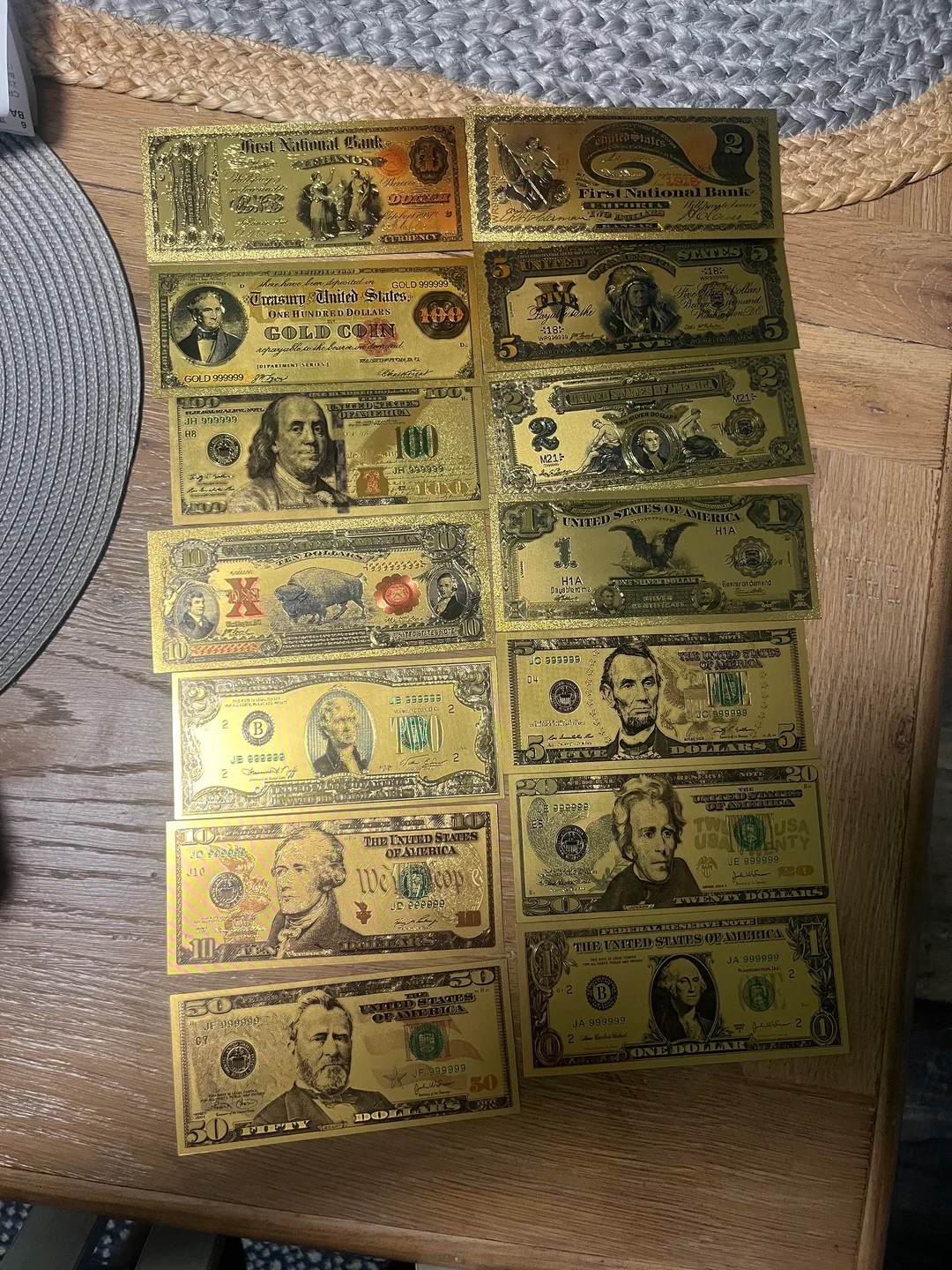 What are these shiny gold notes? about their value 💵