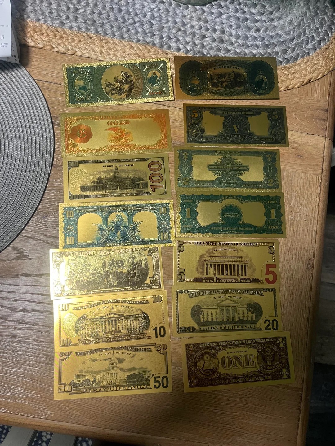 What are these shiny gold notes? about their value 💵