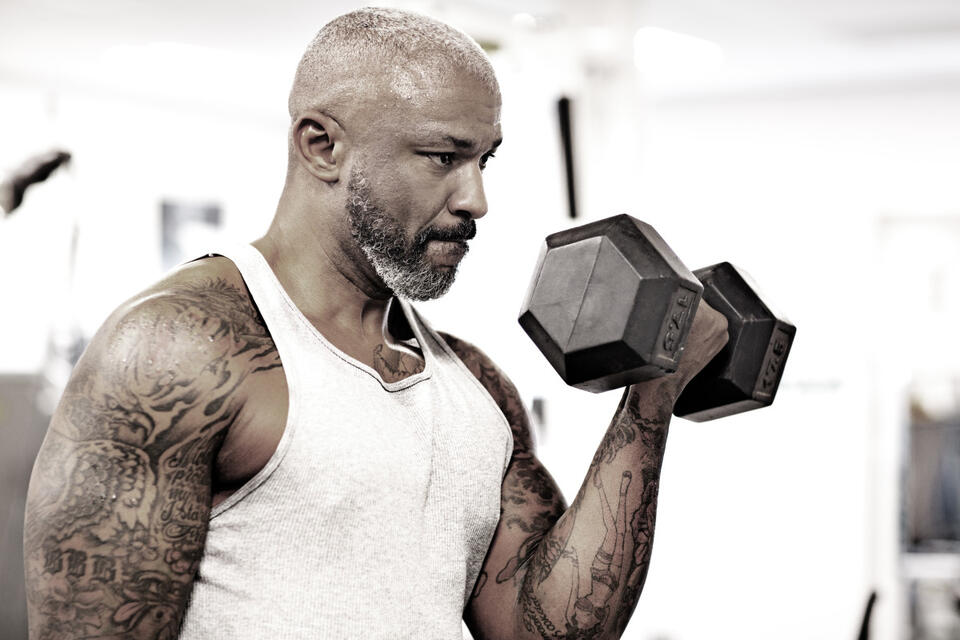 2 Moves That Make Skinny Biceps Pop
