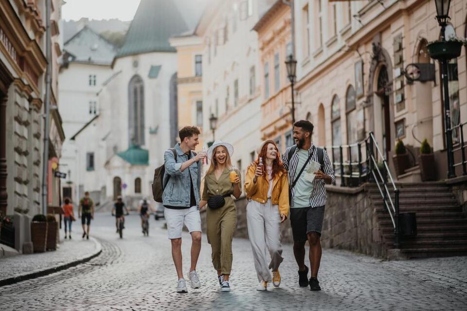 How Europeans Instantly Spot American Tourists