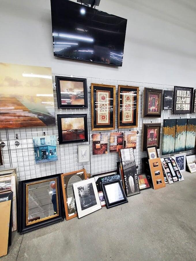 Chicago’s thrift store treasure trove