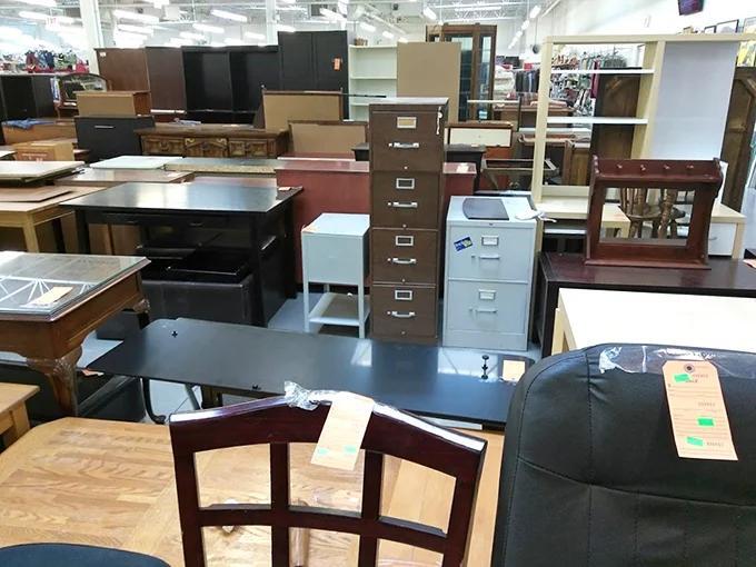 Chicago’s thrift store treasure trove