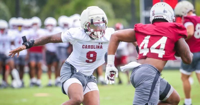 South Carolina defense faces big test vs Kyron Drones