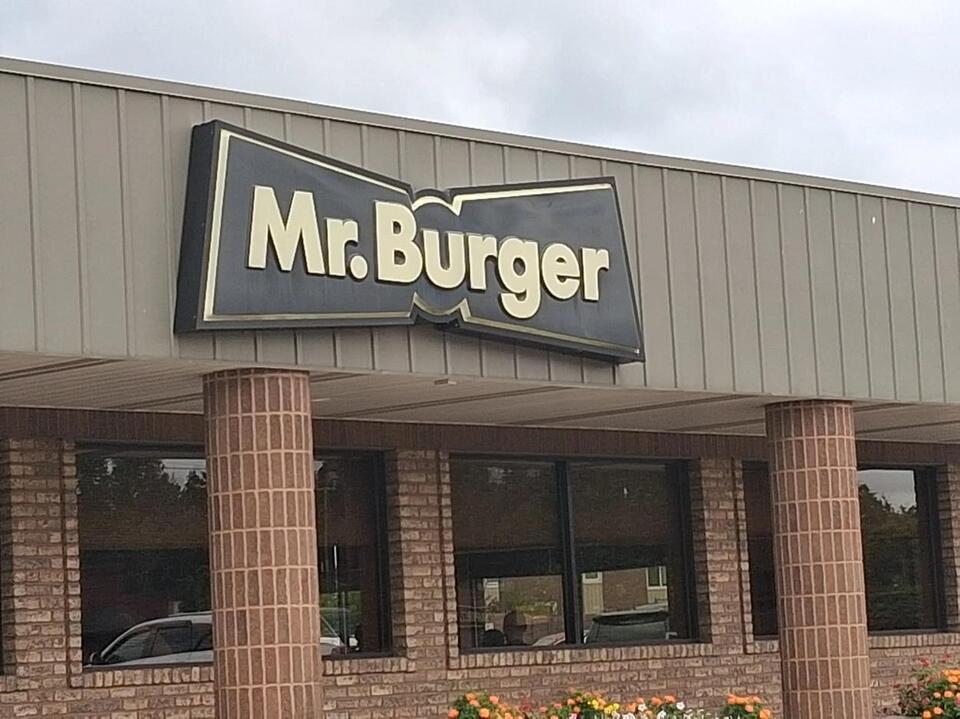Grand Rapids says goodbye to Mr. Burger’s founder
