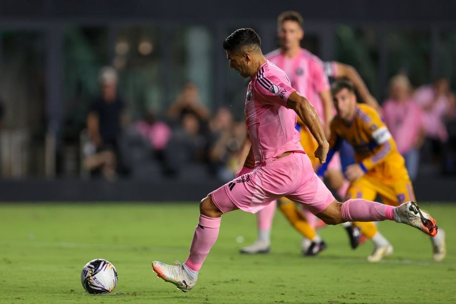 Suarez steps up when Messi can't