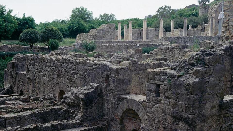 Roman Flip-Flops? 👡 Ancient Style Debate!