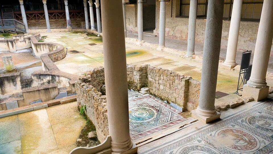 Roman Flip-Flops? 👡 Ancient Style Debate!