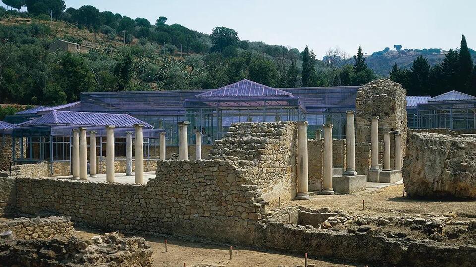 Roman Flip-Flops? 👡 Ancient Style Debate!
