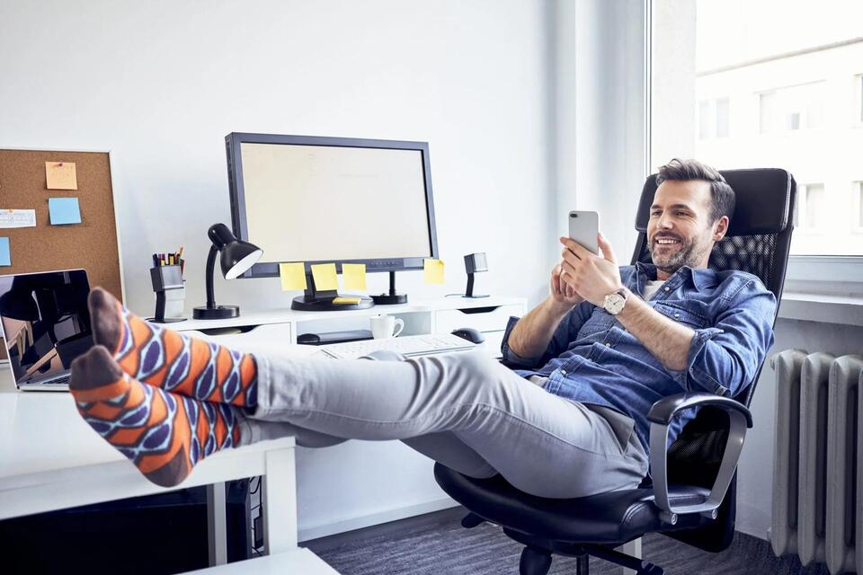 Gen Z: AI Allies or Overreliant Risk-Takers?