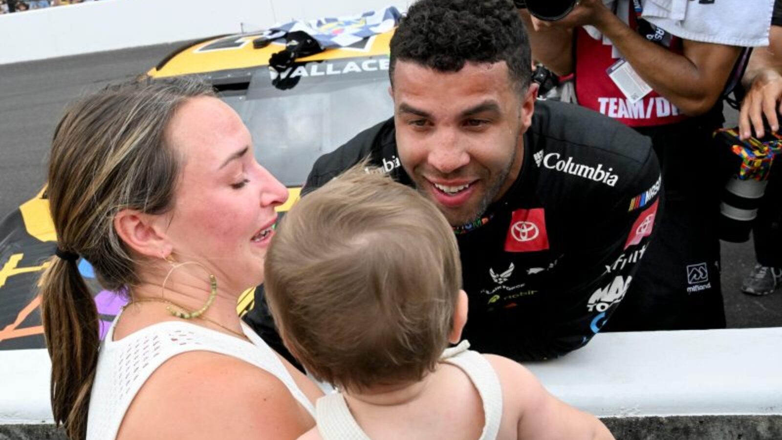 Bubba Wallace's dad mode hits different