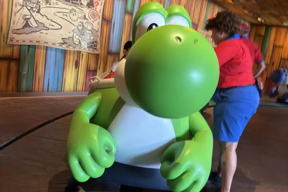 Muppets Take Over Rock ‘n’ Roller Coaster! 🎸