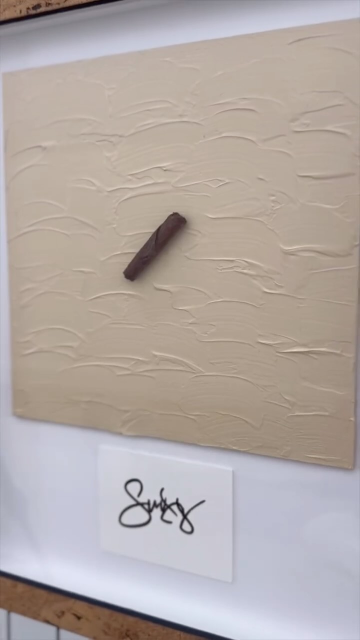 Snoop’s Blunt Ash Art Sells Out! 💸