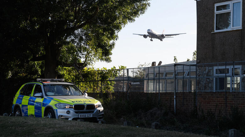 Pilot’s Family Field Trip Delays Everyone