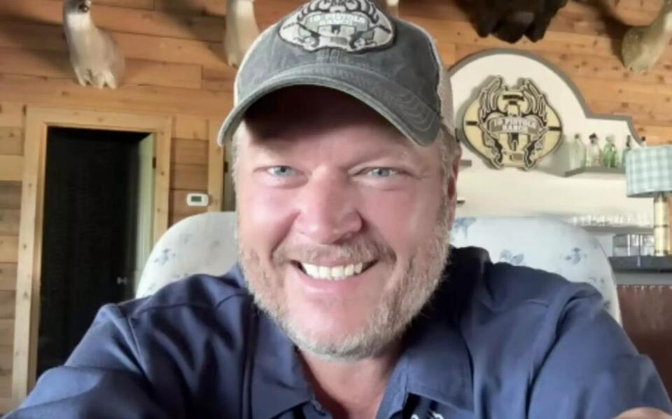 Blake Shelton’s ‘Flop’ Song Drama! 🎤