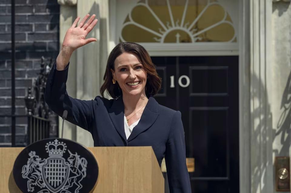 Suranne Jones Steals the Show in Hostage! 🔥
