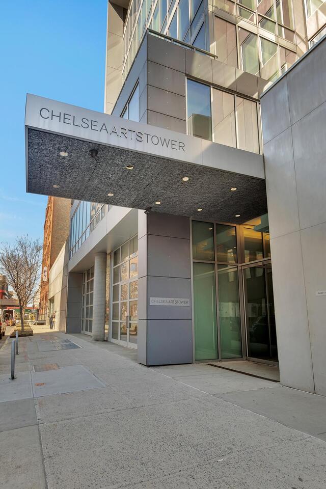 Calvin Klein’s Chelsea penthouse sells at a loss