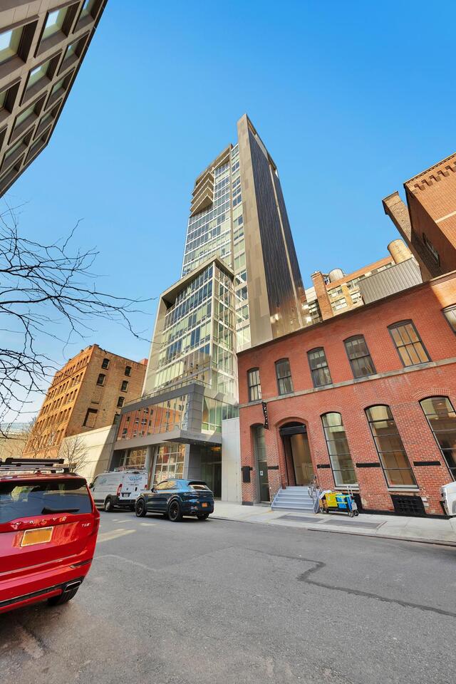 Calvin Klein’s Chelsea penthouse sells at a loss