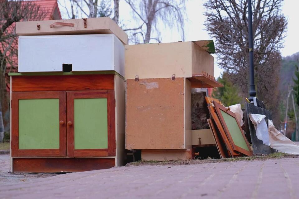 Curbside treasure: Vintage cedar chest sparks nostalgia