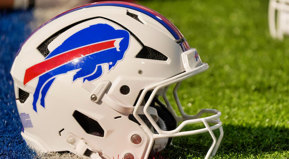 Marv Levy’s alive and still cheering for the Bills