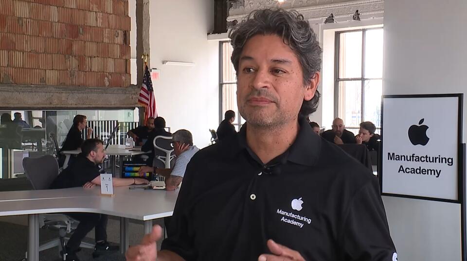 Apple brings manufacturing boost to Detroit