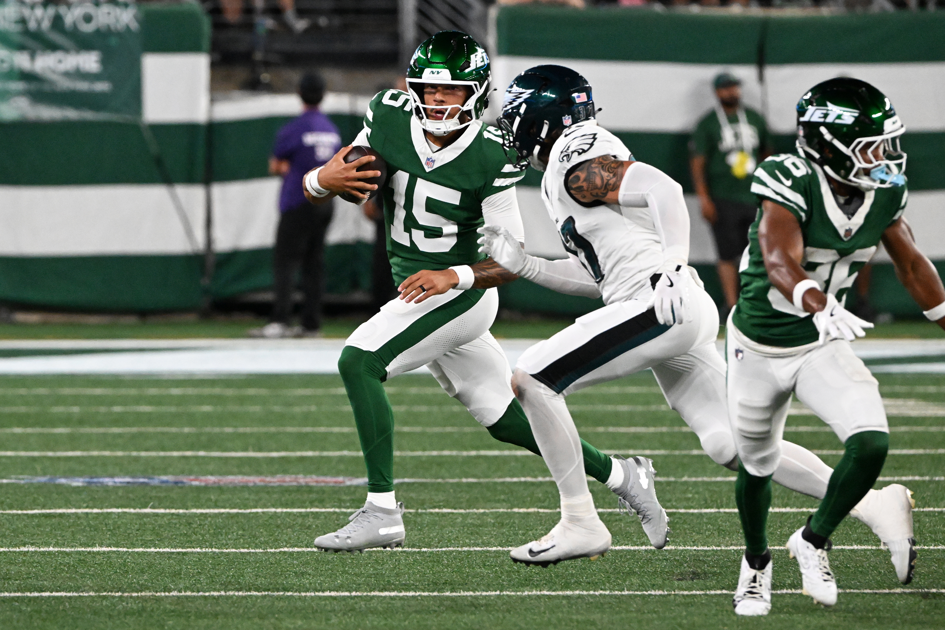 Jets QB mess: Who’s stepping up under center?