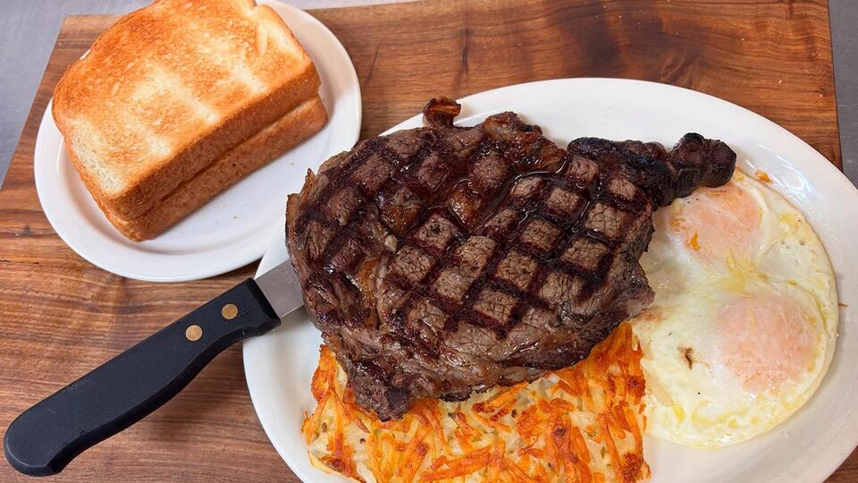 Vegas locals’ secret steak deals revealed