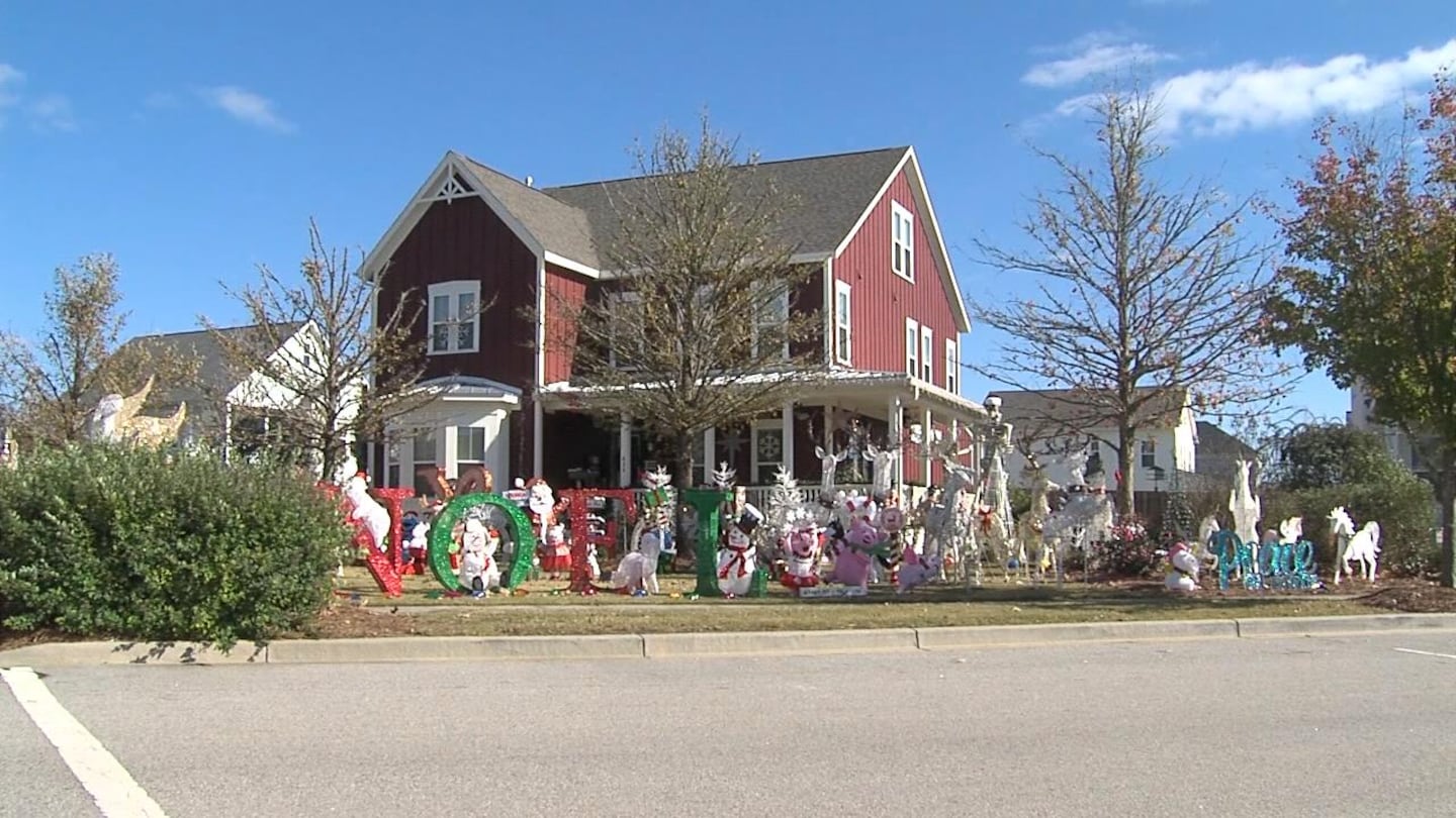  hoa ordered a family to take down christmas lights by december 26